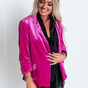 Chic Influencer Velvet Blazer